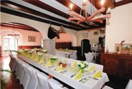 Rittergut Schloss Niederforchheim Guest house